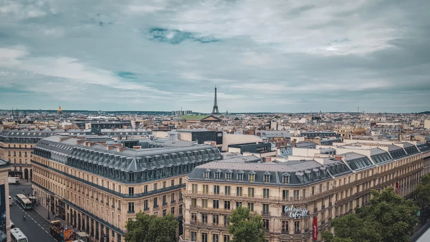 Header Eiffeltoren uitzicht vanaf galeries lafayette Parijs
