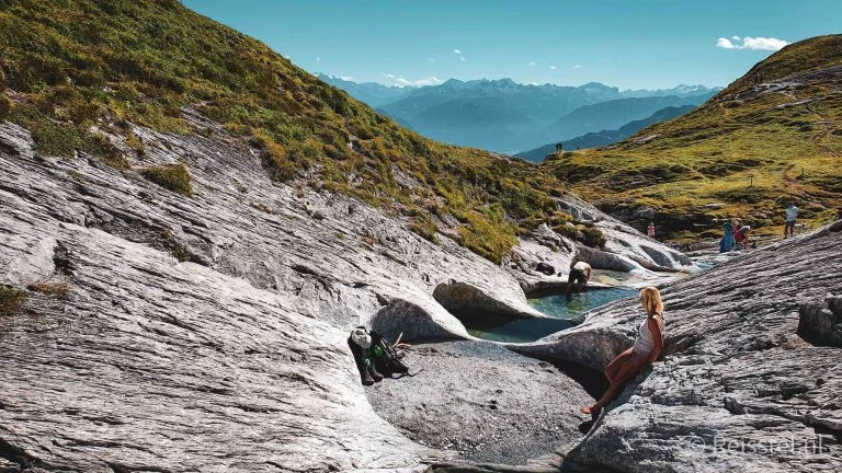 Hike Alp Mora | 20 ijskoude gletsjerbaden | Header