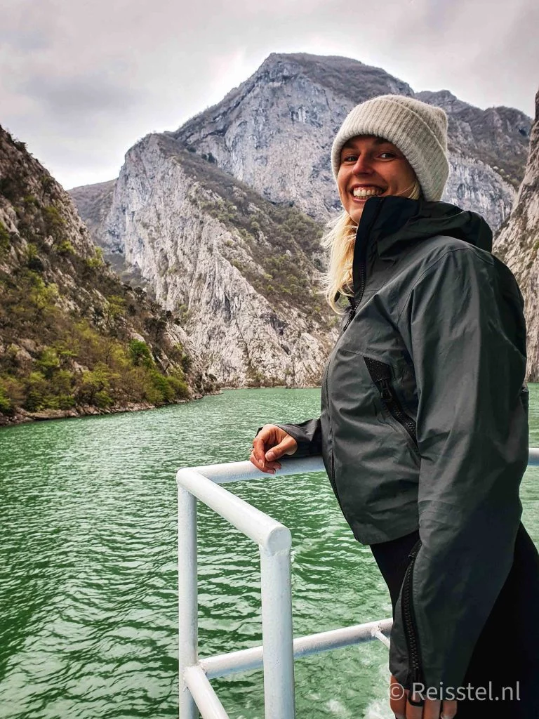 Bezienswaardigheden Albanië: komani ferry