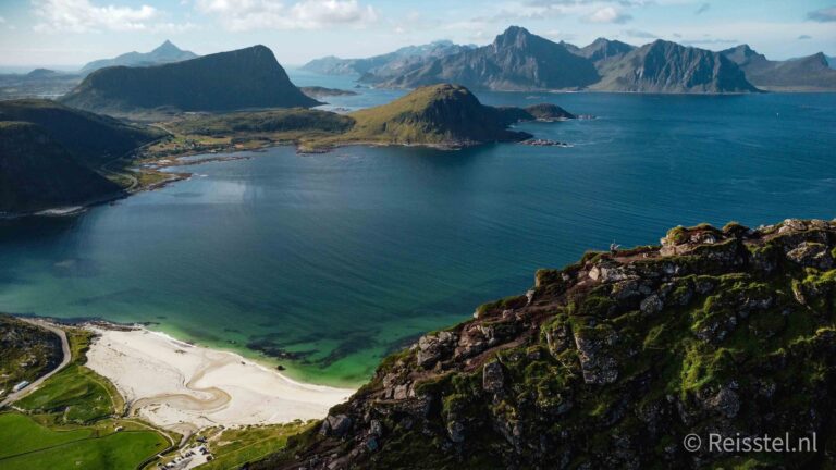 Mannen hike Lofoten Noorwegen | Header