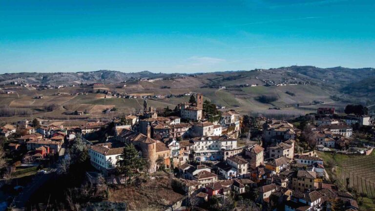 Monforte-dAlba-dronefoto-winter-Hero