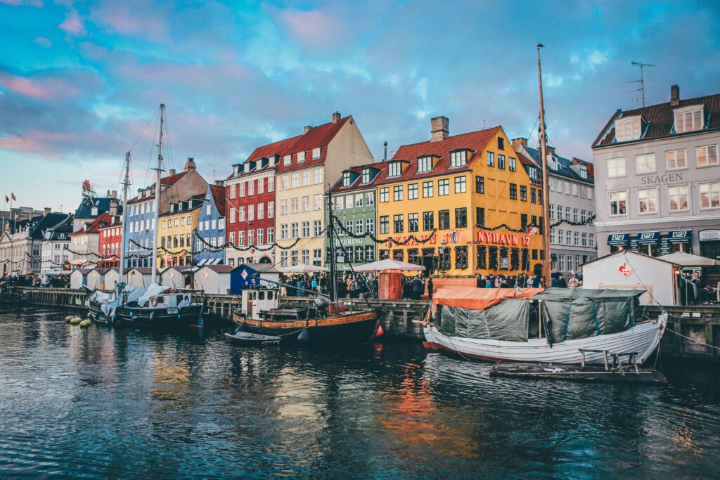 Stedentrip met trein ideeën | Kopenhagen | Unsplash Nick Karvounis