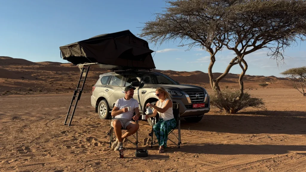 Reisstel.nl | Wildkamperen in Oman met 4×4 en daktent: onze ervaring & praktische tips Wildkamperen in Oman | slapen in de woestijn