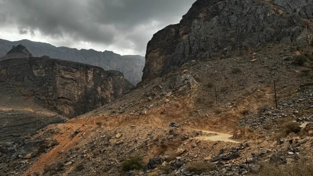 Reisstel.nl | Wildkamperen in Oman met 4×4 en daktent: onze ervaring & praktische tips Offroad Oman | Snake Canyon