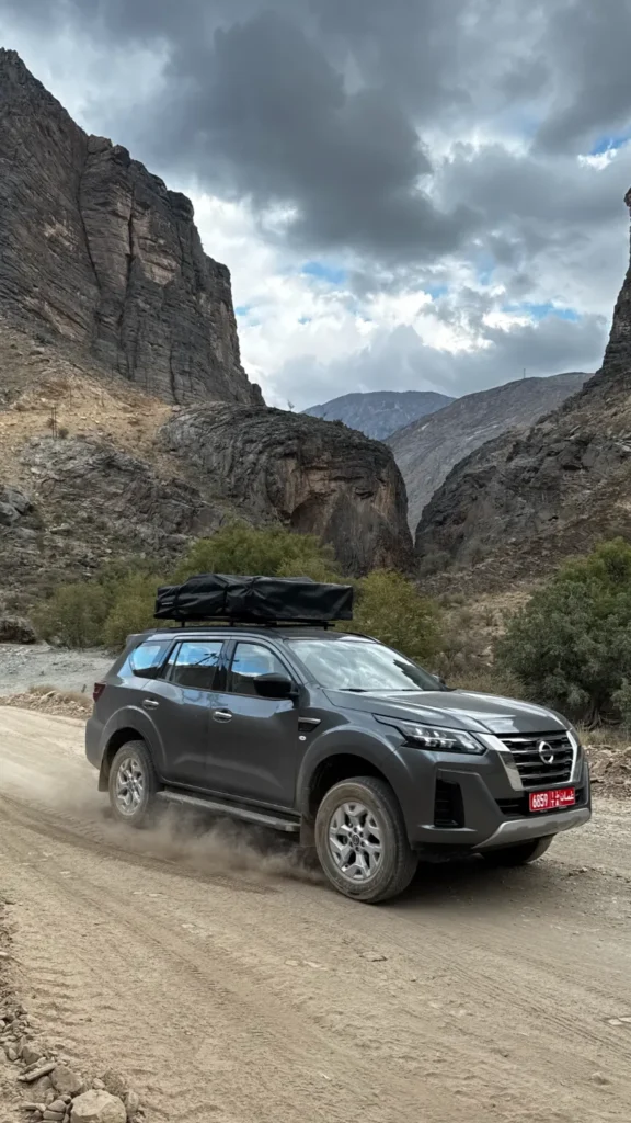 Reisstel.nl | Wildkamperen in Oman met 4×4 en daktent: onze ervaring & praktische tips Offroad 4x4 met daktent | Snake Canyon