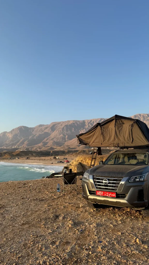Reisstel.nl | Wildkamperen in Oman met 4×4 en daktent: onze ervaring & praktische tips Oman met 4x4 en daktent | slapen langs de kust